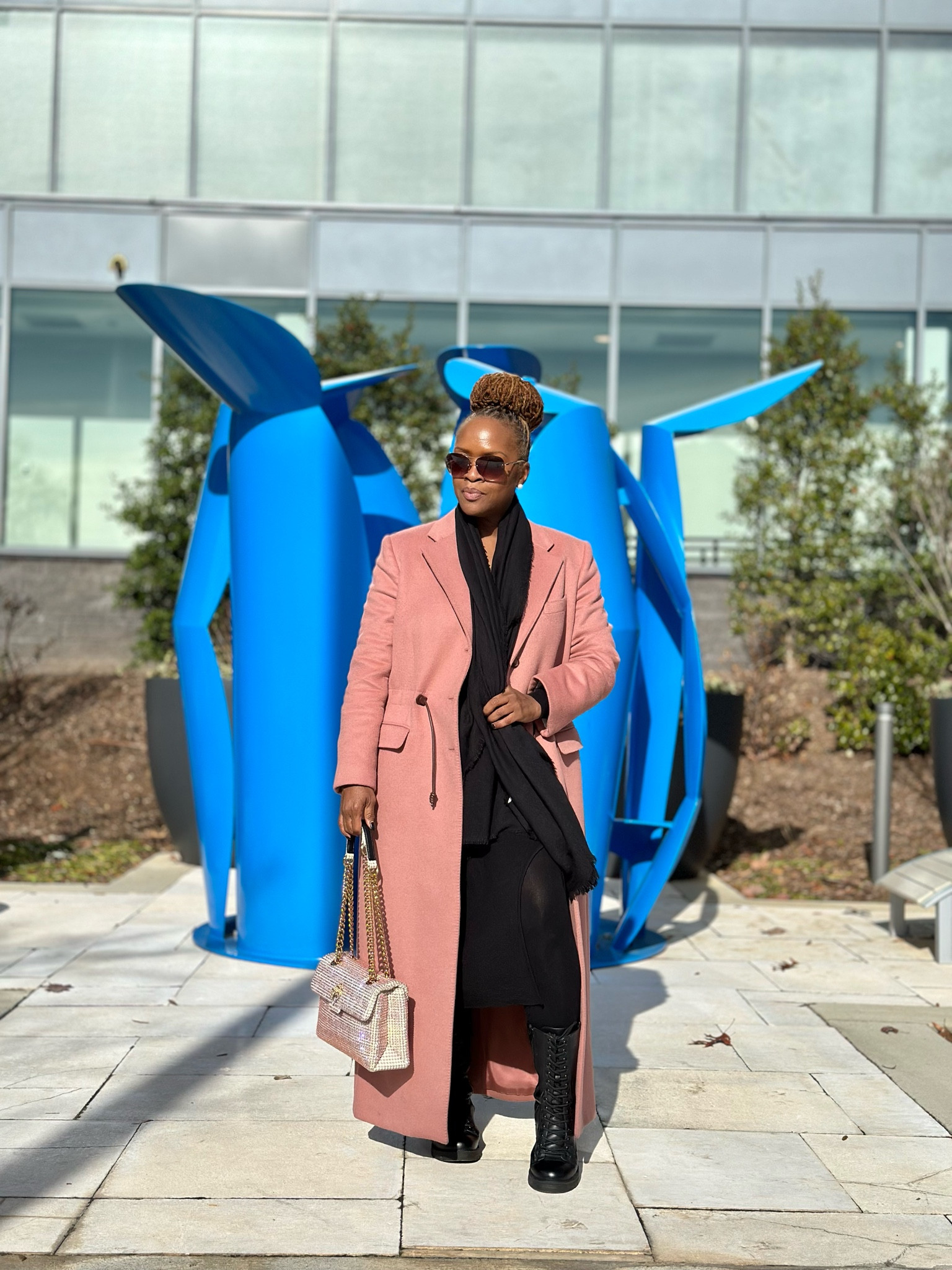 Work wear coat and comfy casual fit 


Black dress
Black combat boots
Kurt Geiger Bag
Longline pink blush wool cashmere coat 