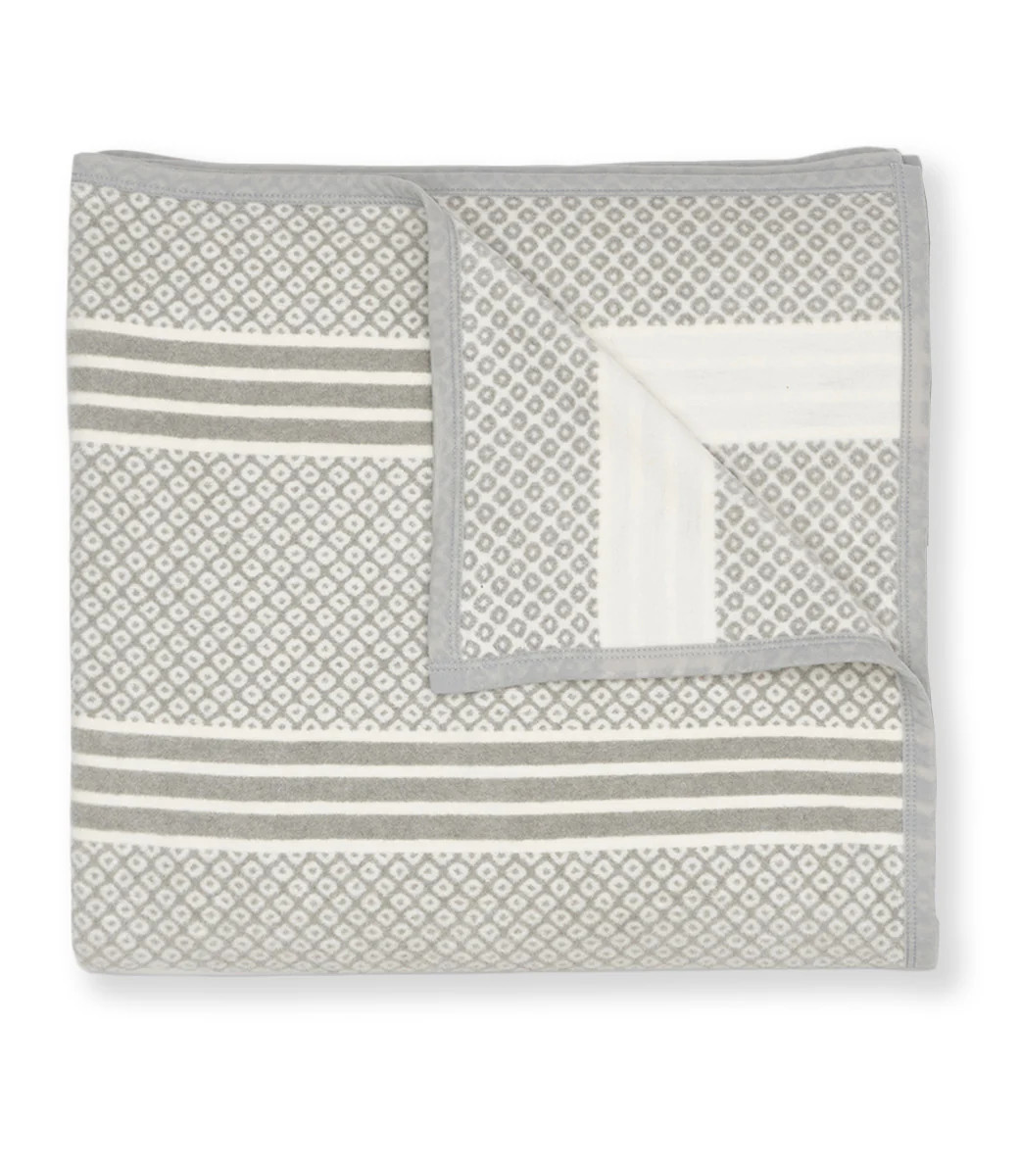 Captain's Classic Light Grey Royal Blanket | ChappyWrap