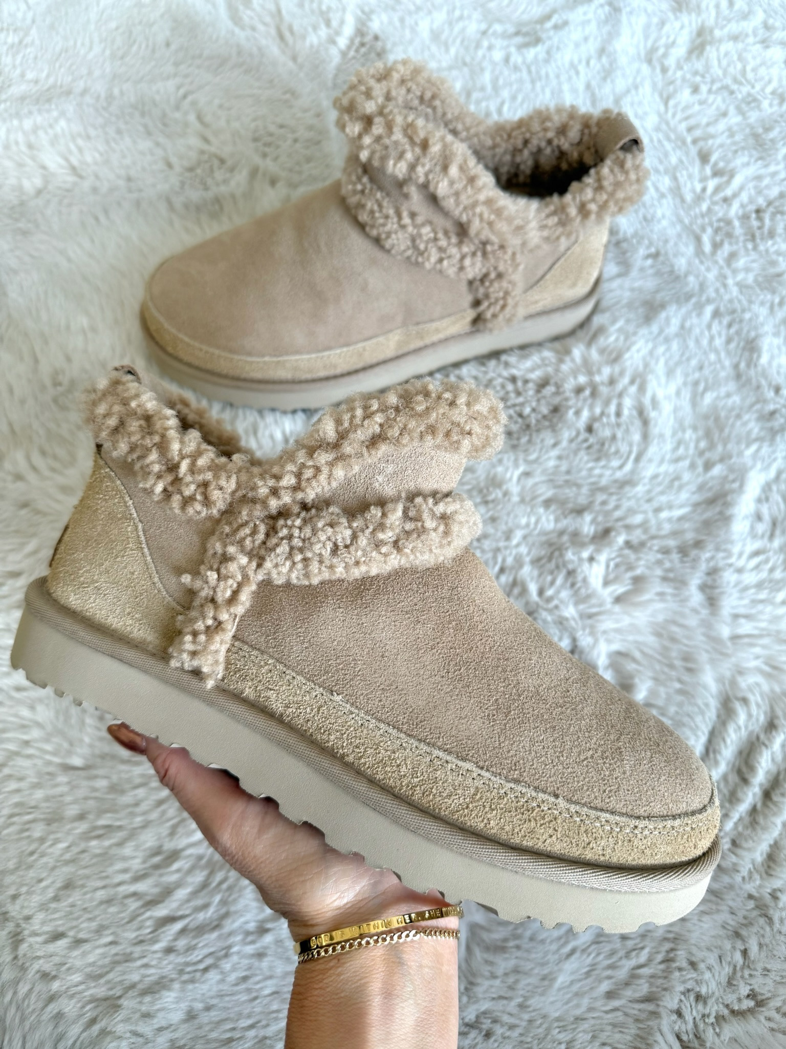 Loving my UGG’s with the perfect Lululemon quarter zip and leggings 👢 ✨🍂

#LTKFindsUnder50 #LTKStyleTip #LTKOver40