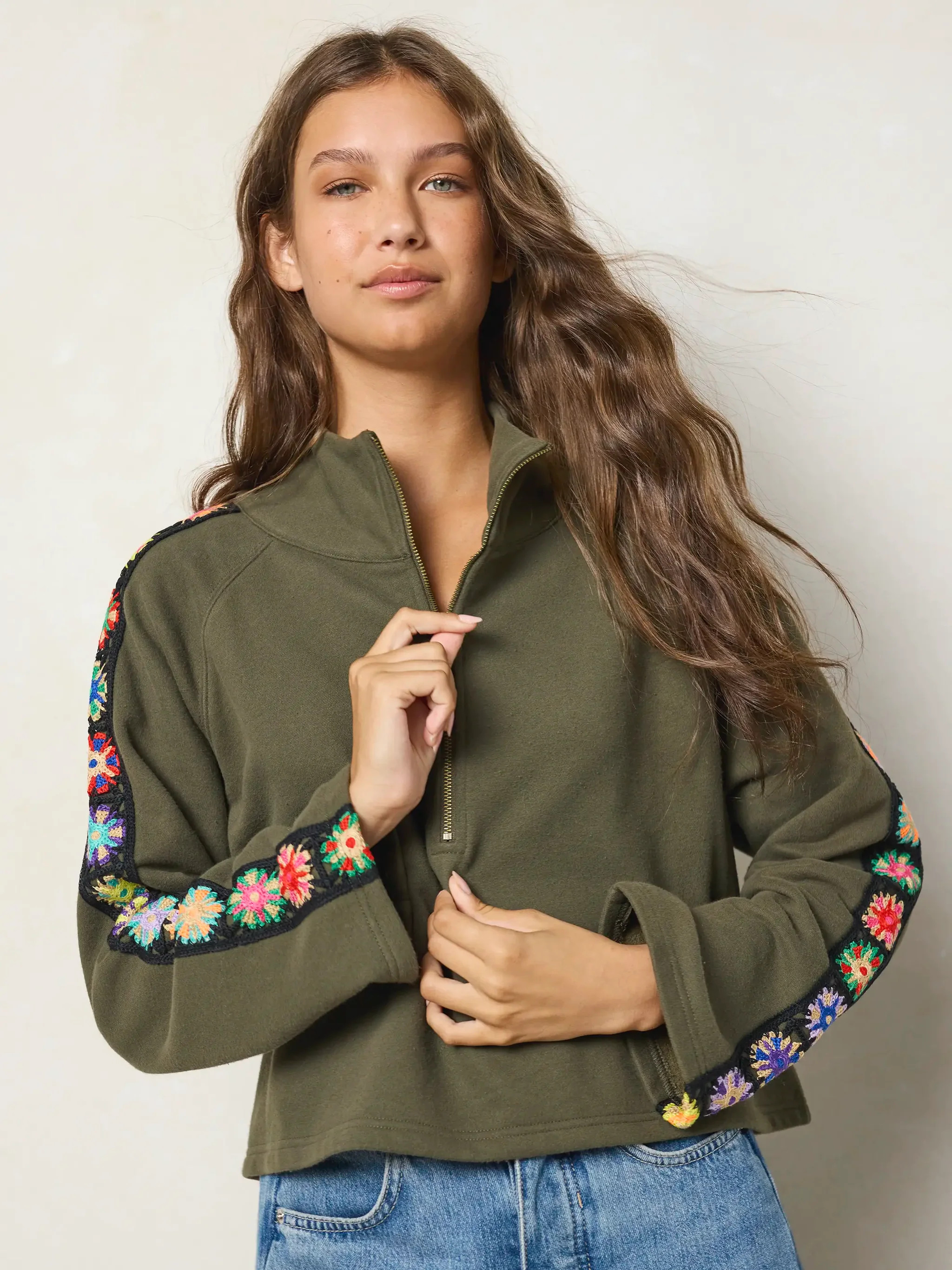 Lyvie Trim Sweatshirt | Natural Life