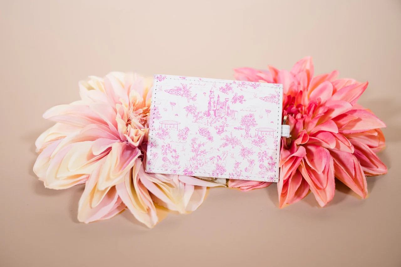 Toile Cardkeeper | She Is Cheval