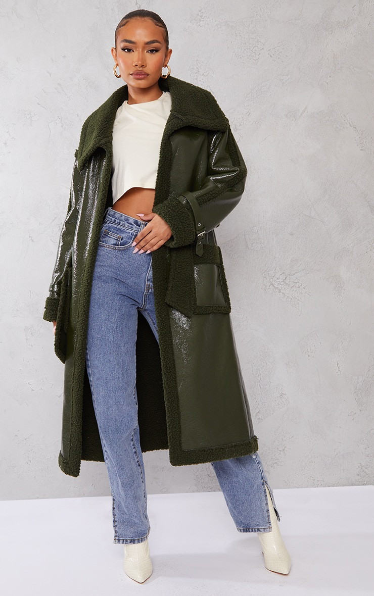 Petite Khaki Vinyl Contrast Borg Midi Coat | PrettyLittleThing US