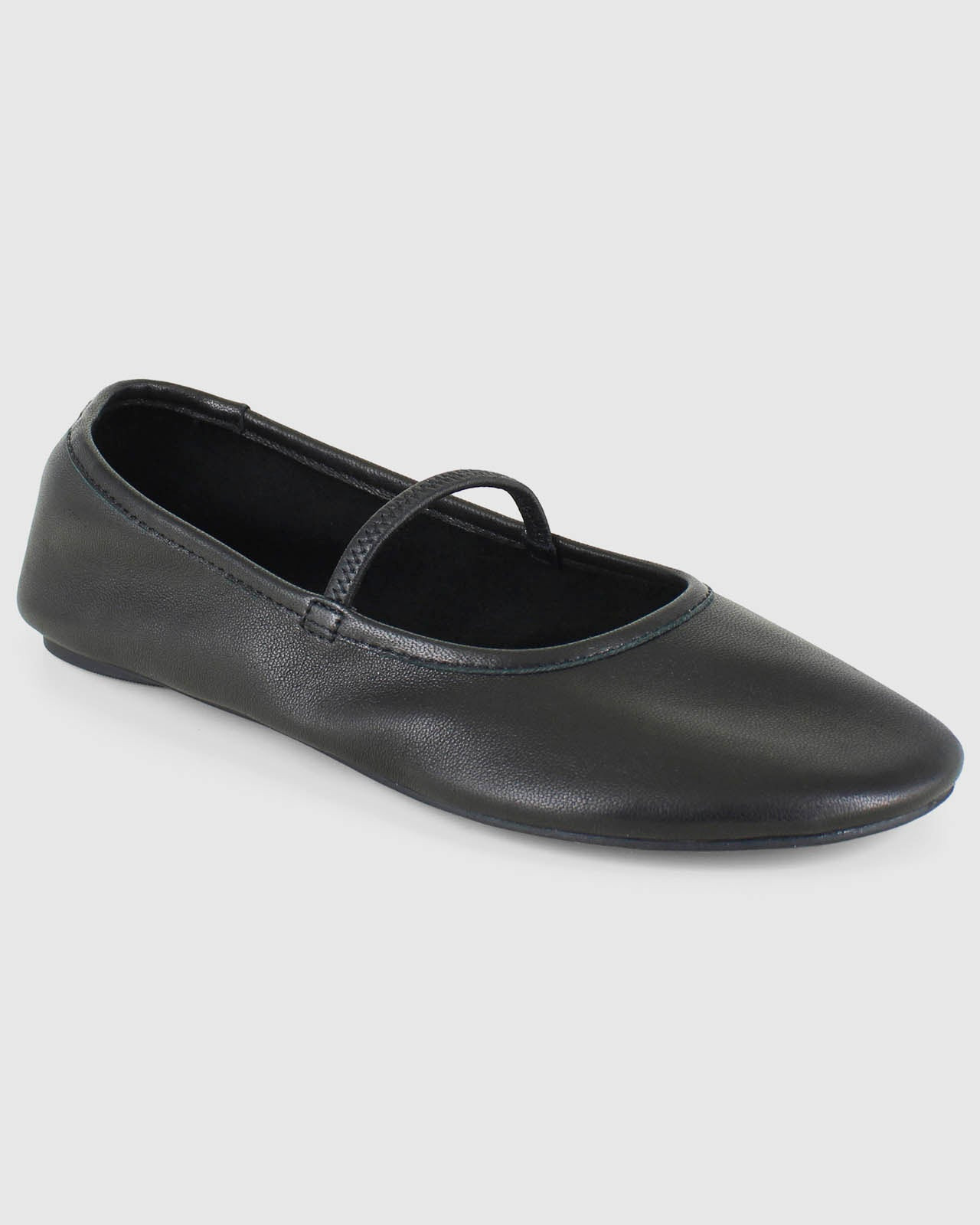 Splendid - Bella Leather Ballet Flat in Black - Black | Splendid