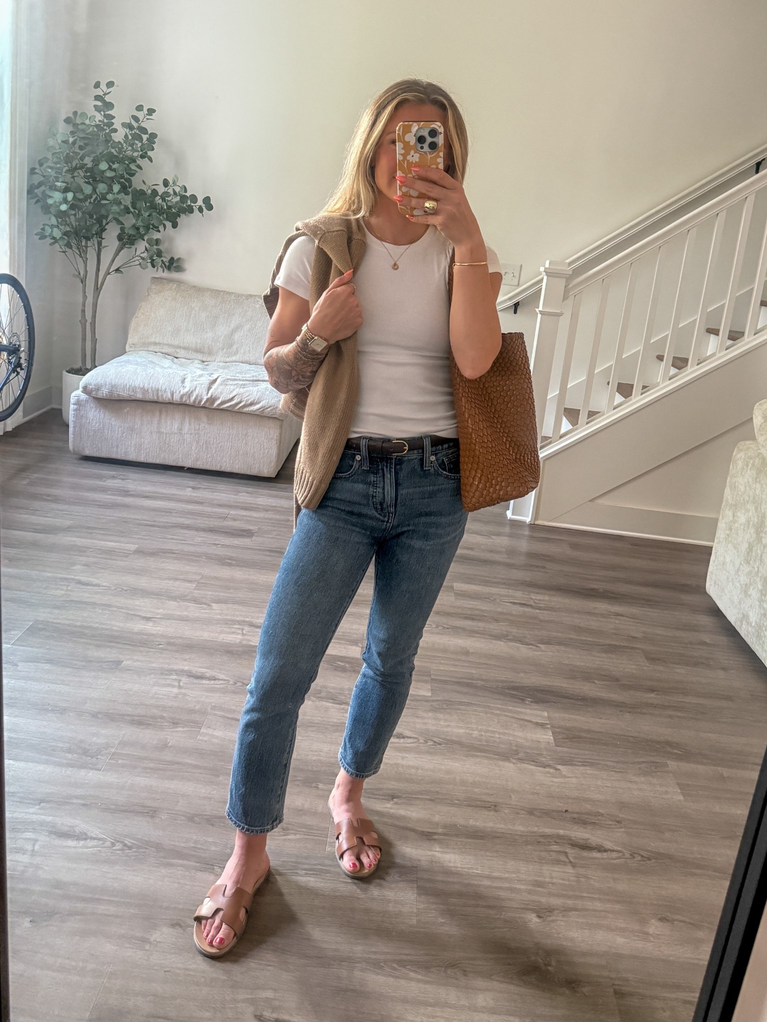 Madewell jeans size 24P, size S shirt. Love this bag!! Sweater is thrifted  