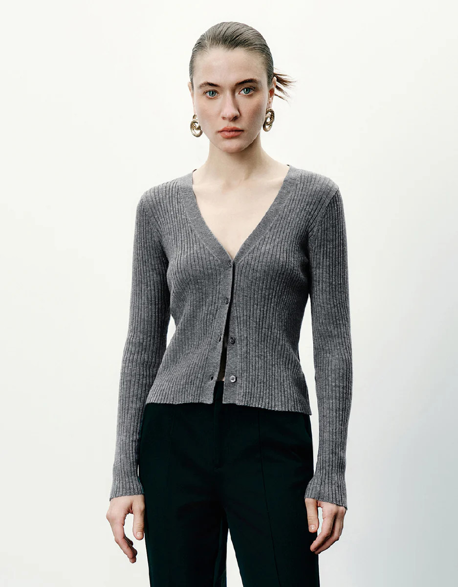 V-Neck Knitted Cardigan | Urban Revivo