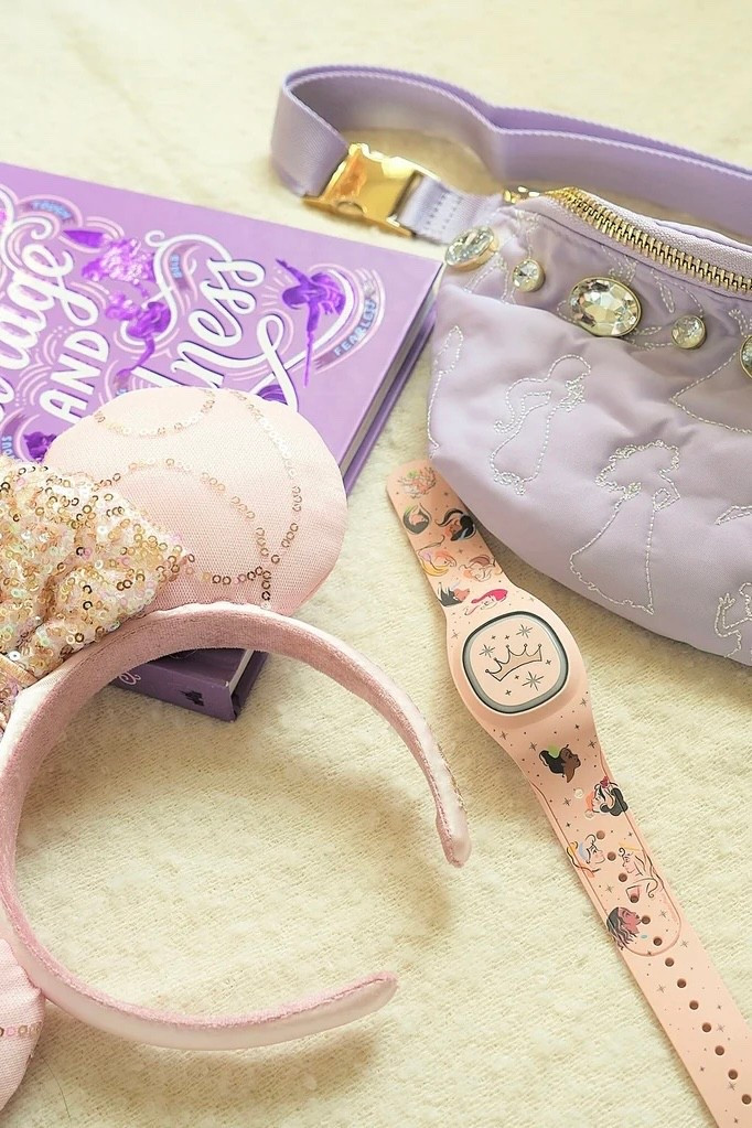 Princess vibes for #worldprincessweek 👑 #disney #waltdisneyworld #princess 

#LTKFindsUnder100 #LTKTravel