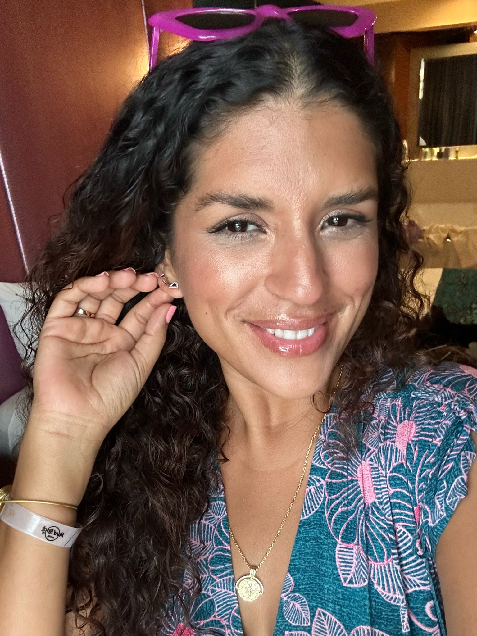 My TWO products for - Glowy and dewy but with sunscreen and NOT greasy!✨✨✨ #skincare #glowy

#LTKGiftGuide #LTKtravel #LTKbeauty