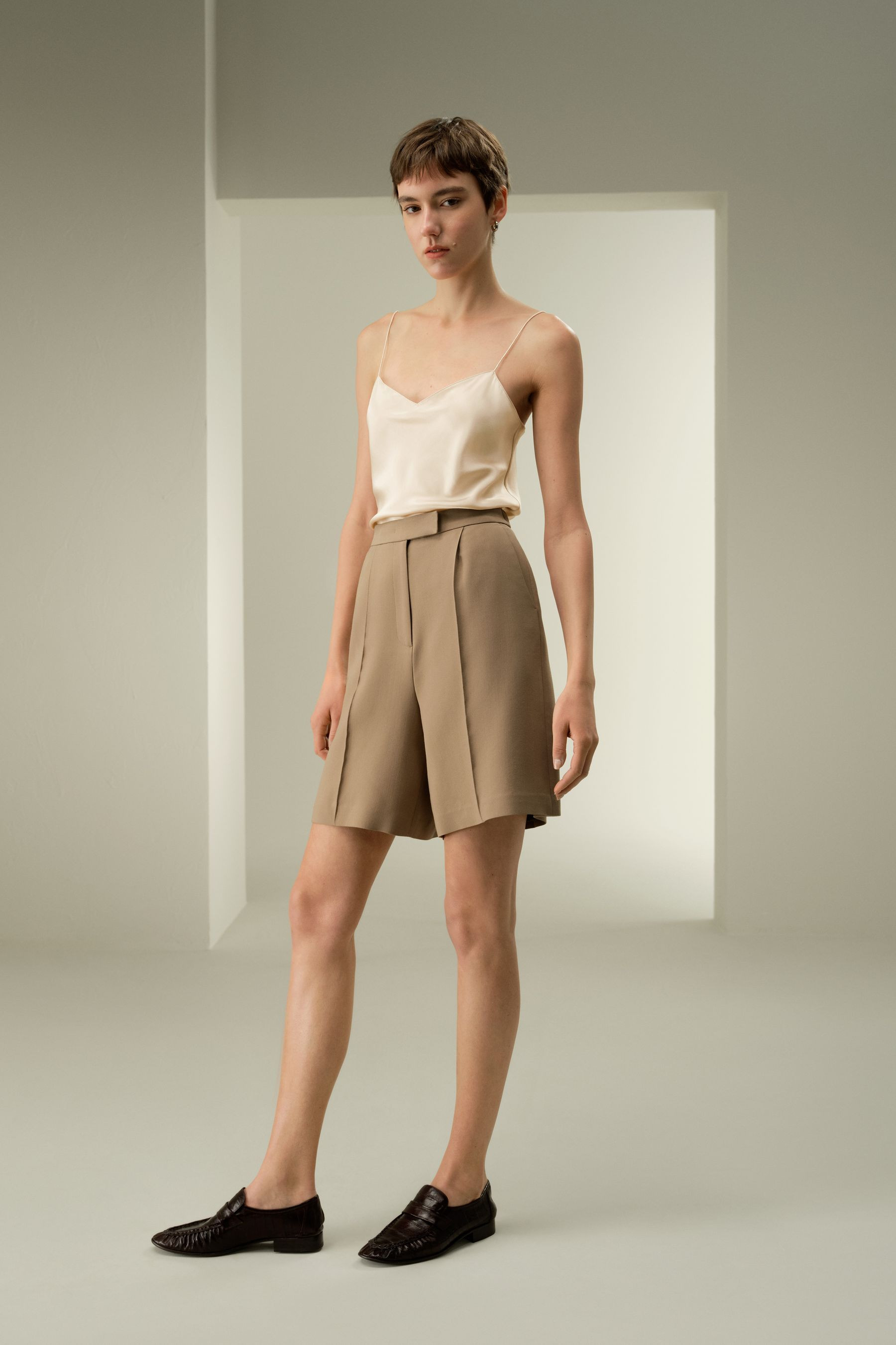 Silk-Wool Blend Polished Shorts | LILYSILK