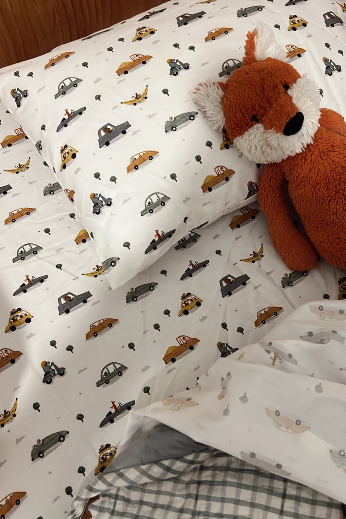 Luke’s “bigger boy” bedding 🥹 I got the toddler size for the sheet set because his bed is a toddler bed (his crib converted) so the sheet fits the crib mattress! 