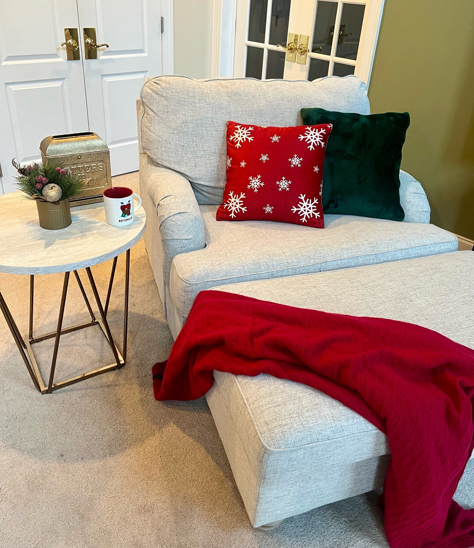 My easy, cosy corner 😍 

Holiday party, Christmas decor, holiday decor, snowflakes, hot chocolate, living room, coffee table 

#LTKHoliday 

#LTKSeasonal #LTKhome