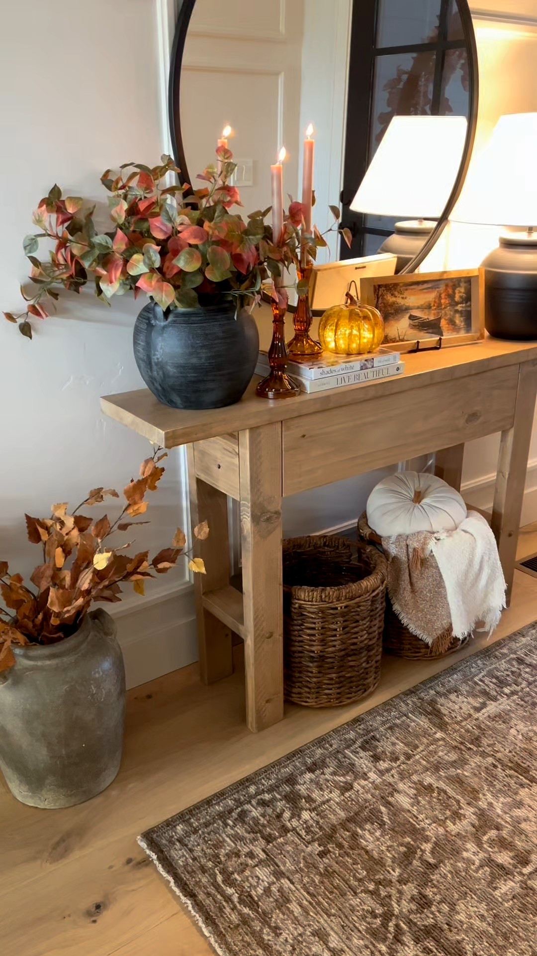 Entrywayy

#LTKOver40 #LTKHome #LTKSeasonal