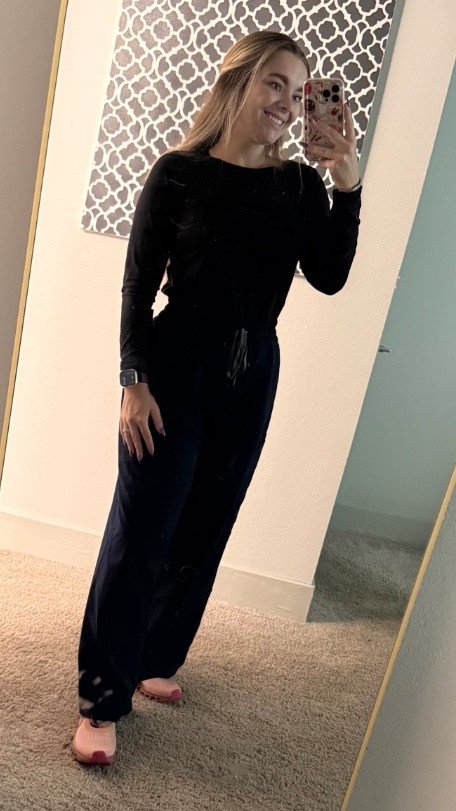 Perfect wide leg scrub pants for nurses or any other healthcare workers!!

#LTKFindsUnder100 #LTKWorkwear
