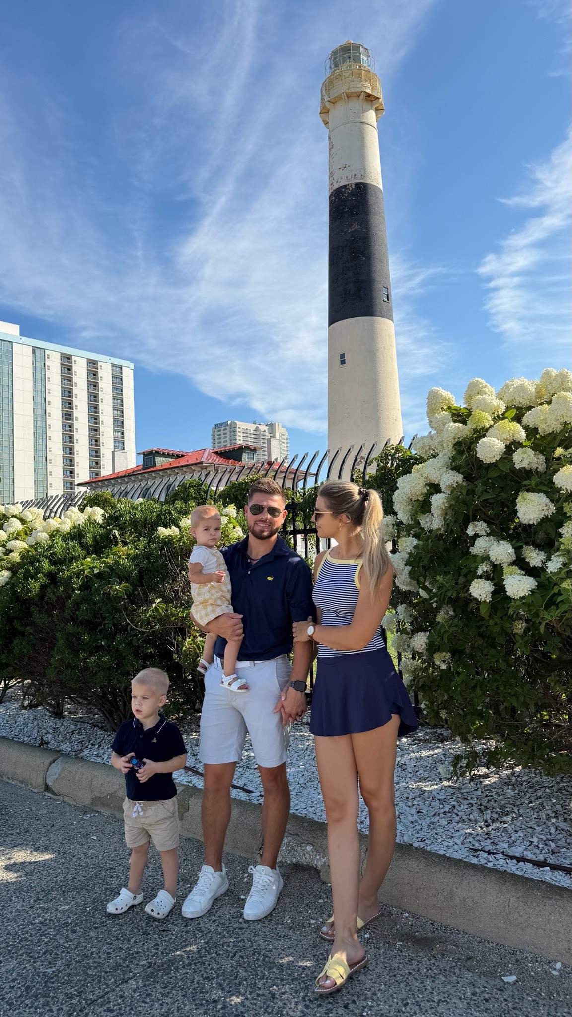 Coastal athletic mom outfit

#LTKTravel #LTKTall #LTKmomlife