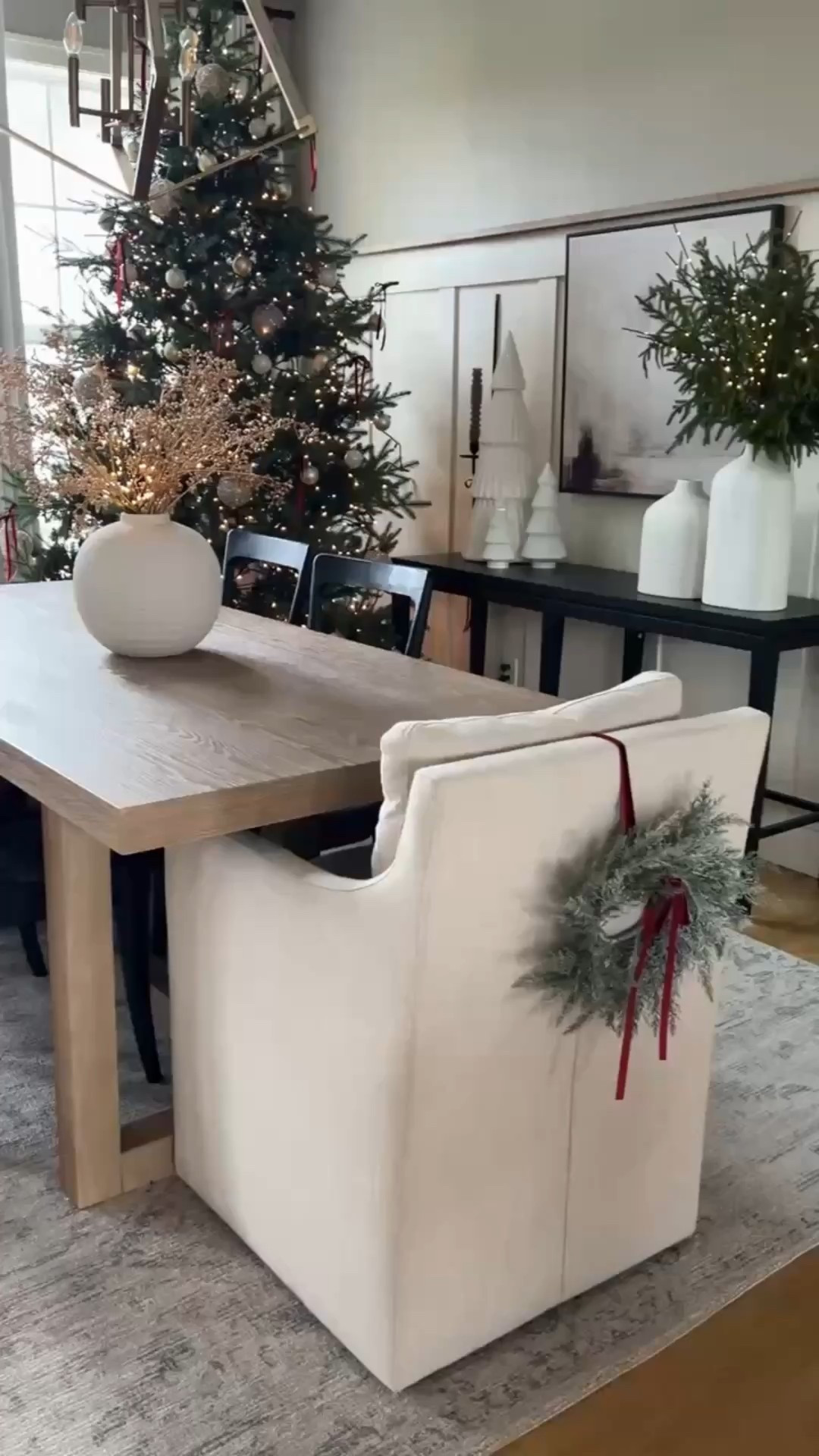 Winter Dining Room Decor - Christmas - Hosting 

#LTKHome #LTKSeasonal #LTKStyleTip