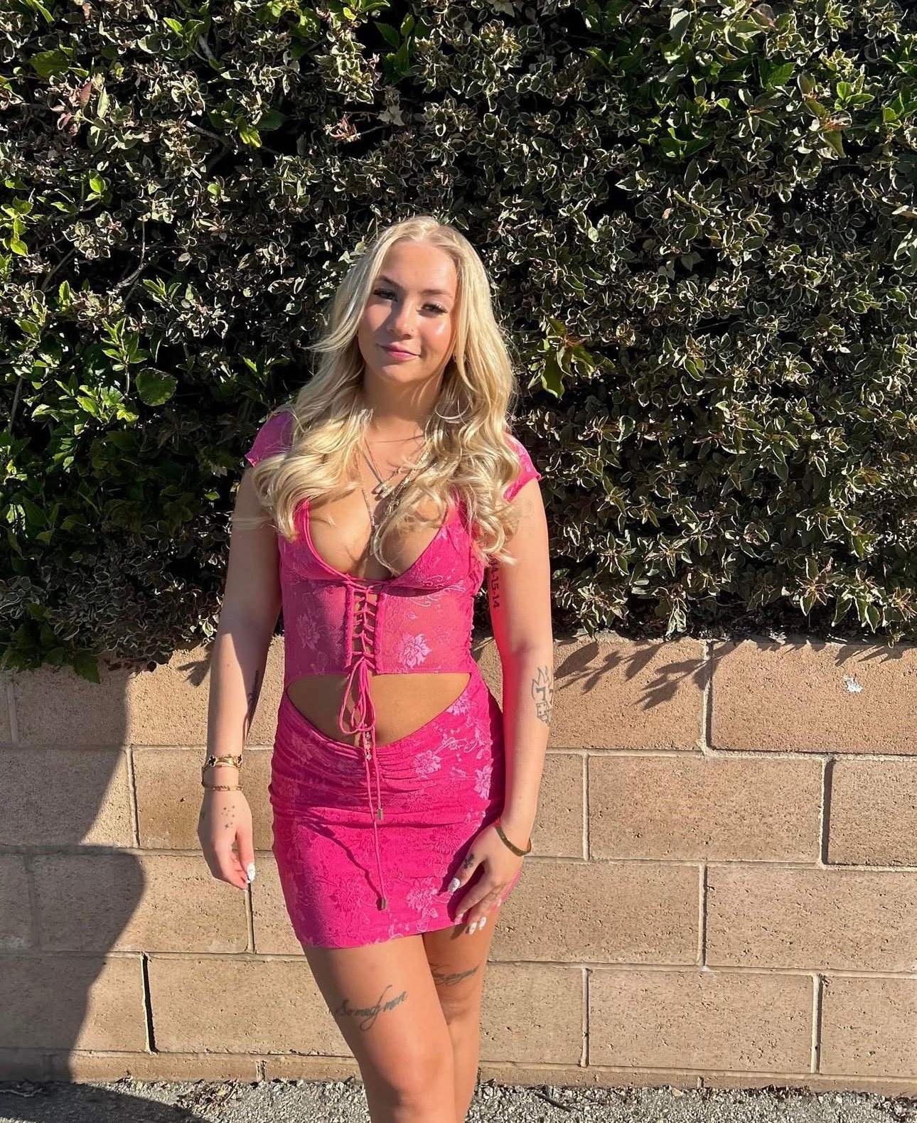 Rolling loud outfit 2024 outcast sage mini dress… discontinued

#LTKPetite #LTKootd