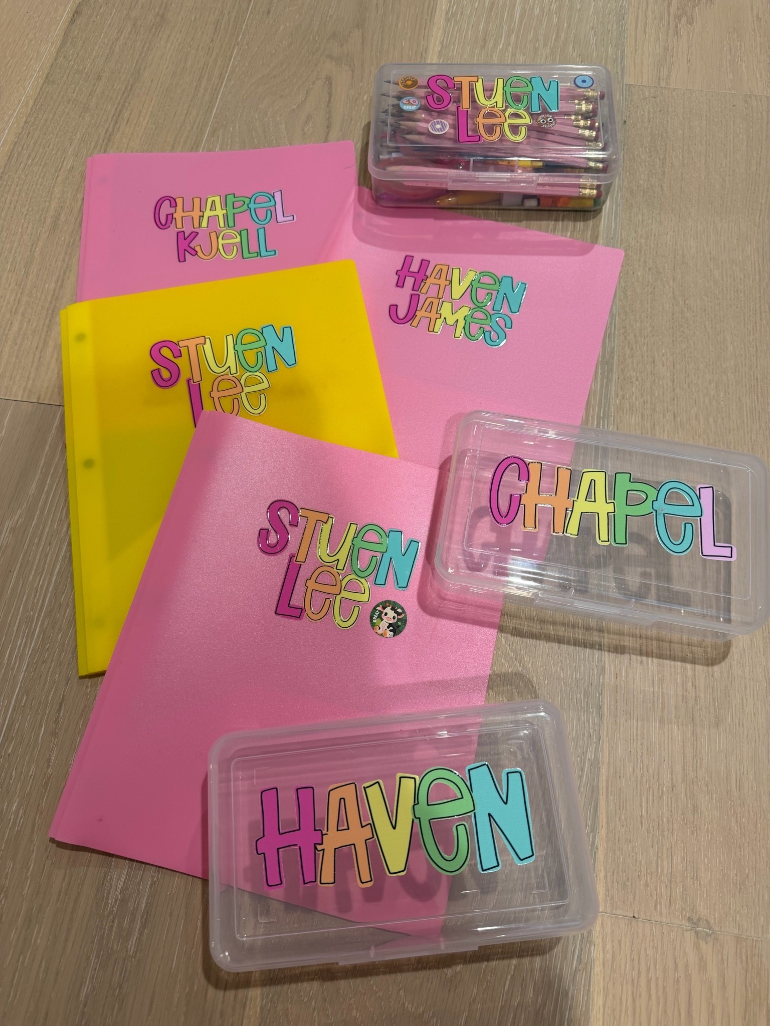 Kids folder. Kids pencil box. Pencil box. School supplies. Back to school