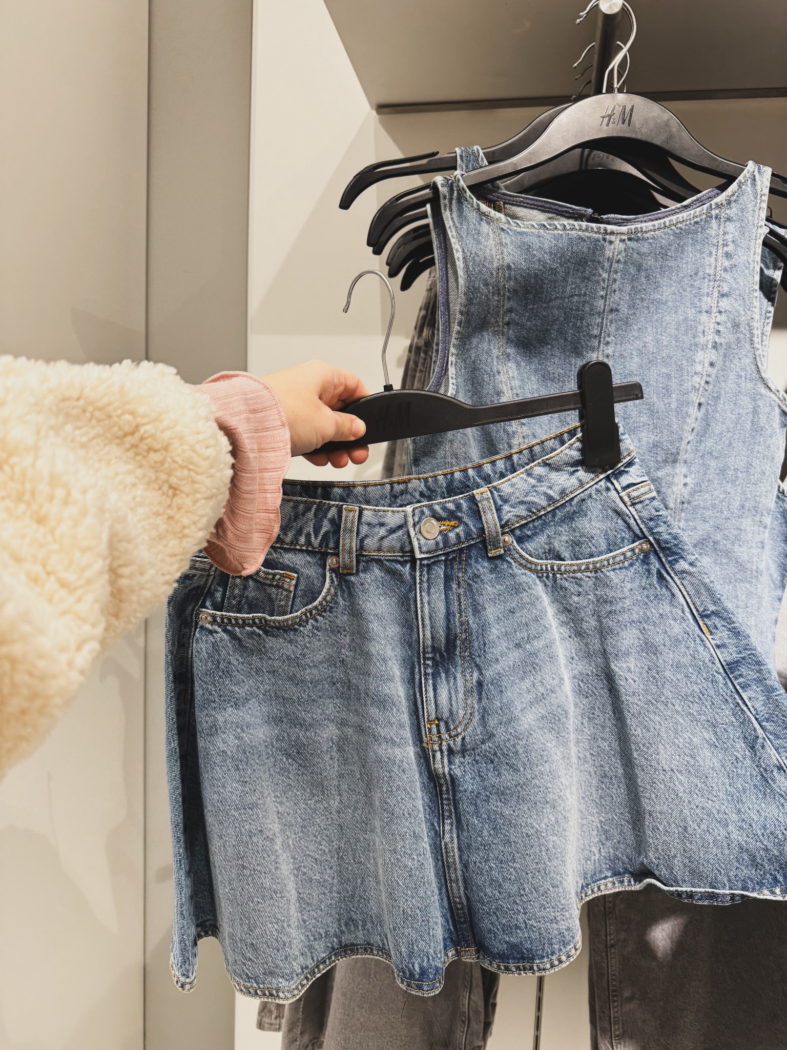 H&M, denim, new arrivals, spring, ladies, divided, juniors, flared skirt, a line skirt, mini skirt, denim mini

#LTKOver40 #LTKmomlife #LTKValentine