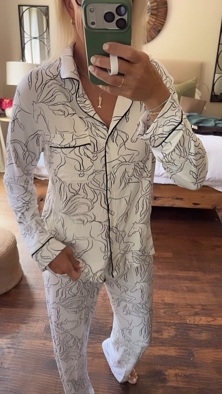Sooo soft!! 

Wearing small

#LTKdayinmylife #LTKOver40 #LTKTravel