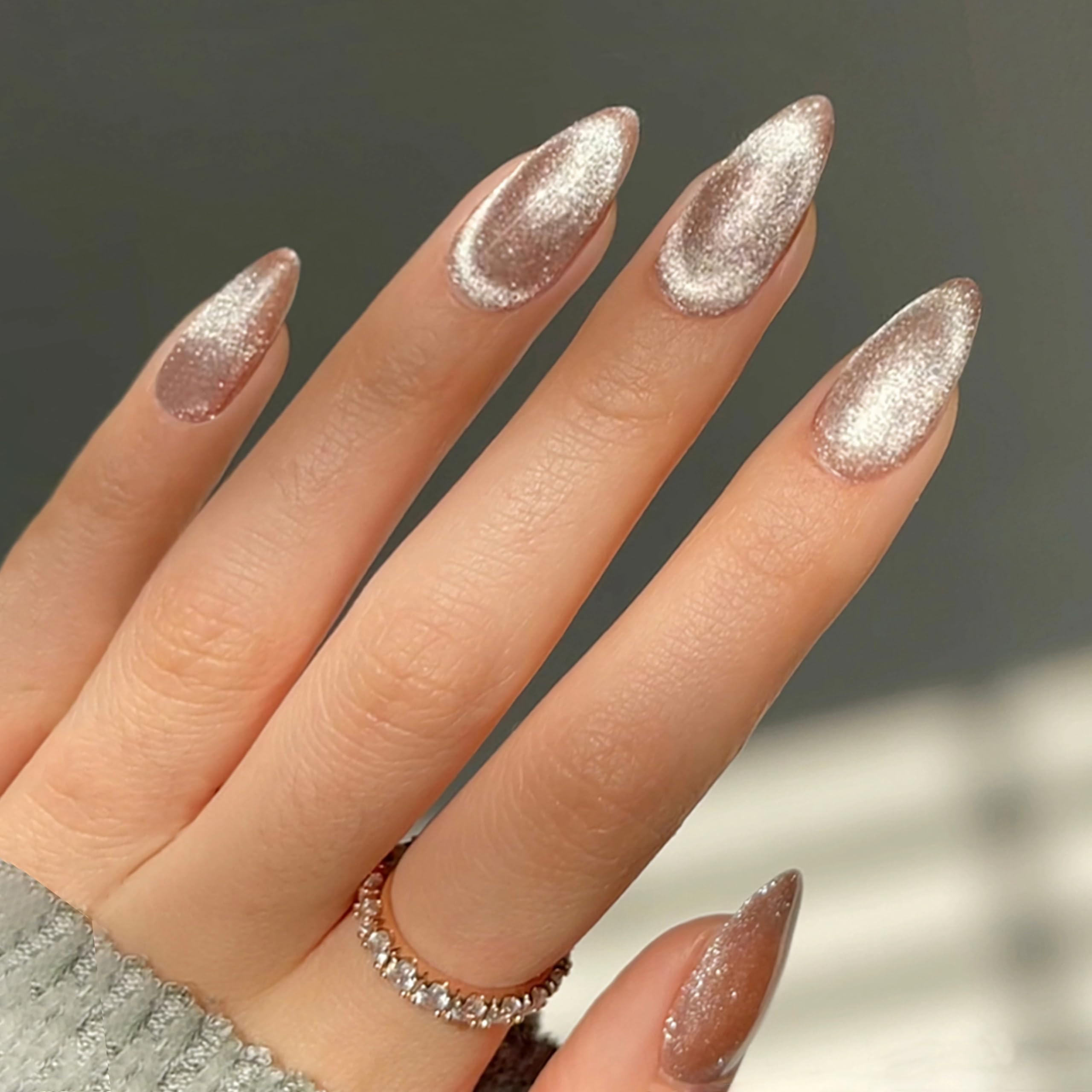 Qsnidy Press on Nails Almond, Champagne Cat Eye Fake Nails Medium Press Ons, Galaxy Full Cover Gl... | Amazon (US)