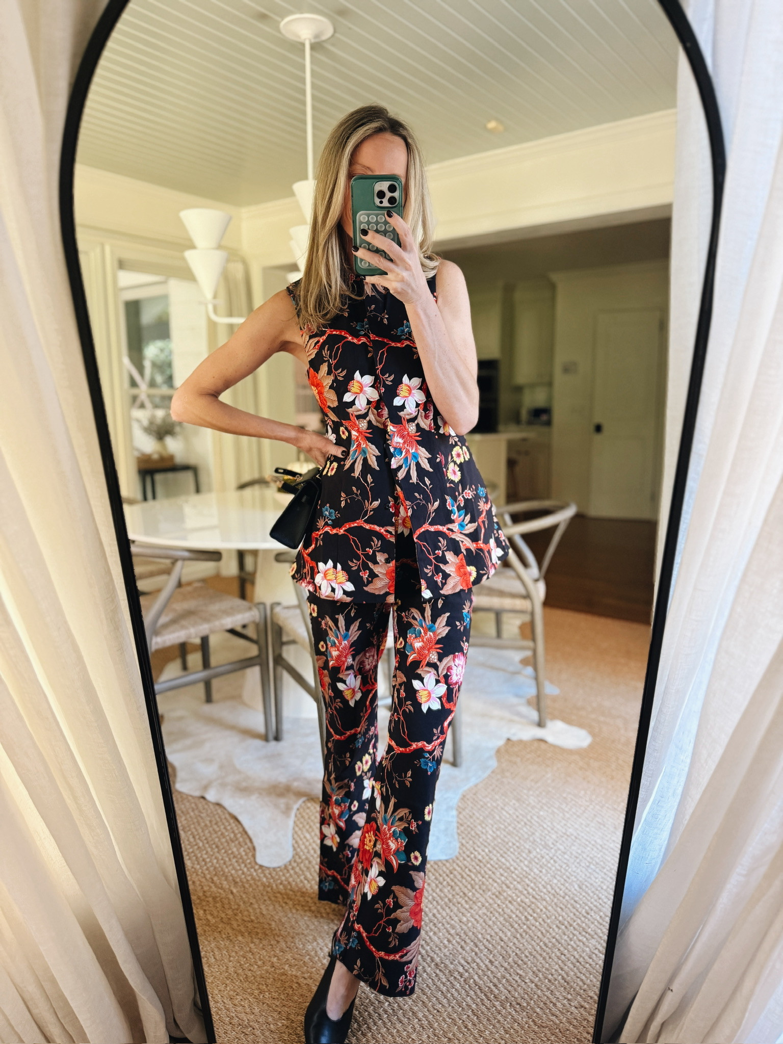 cutest Avara set for the holidays! 

 