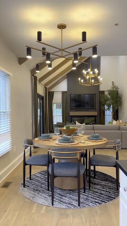 Stunning before & after dining room transformation 🤩

#LTKSaleAlert #LTKHome