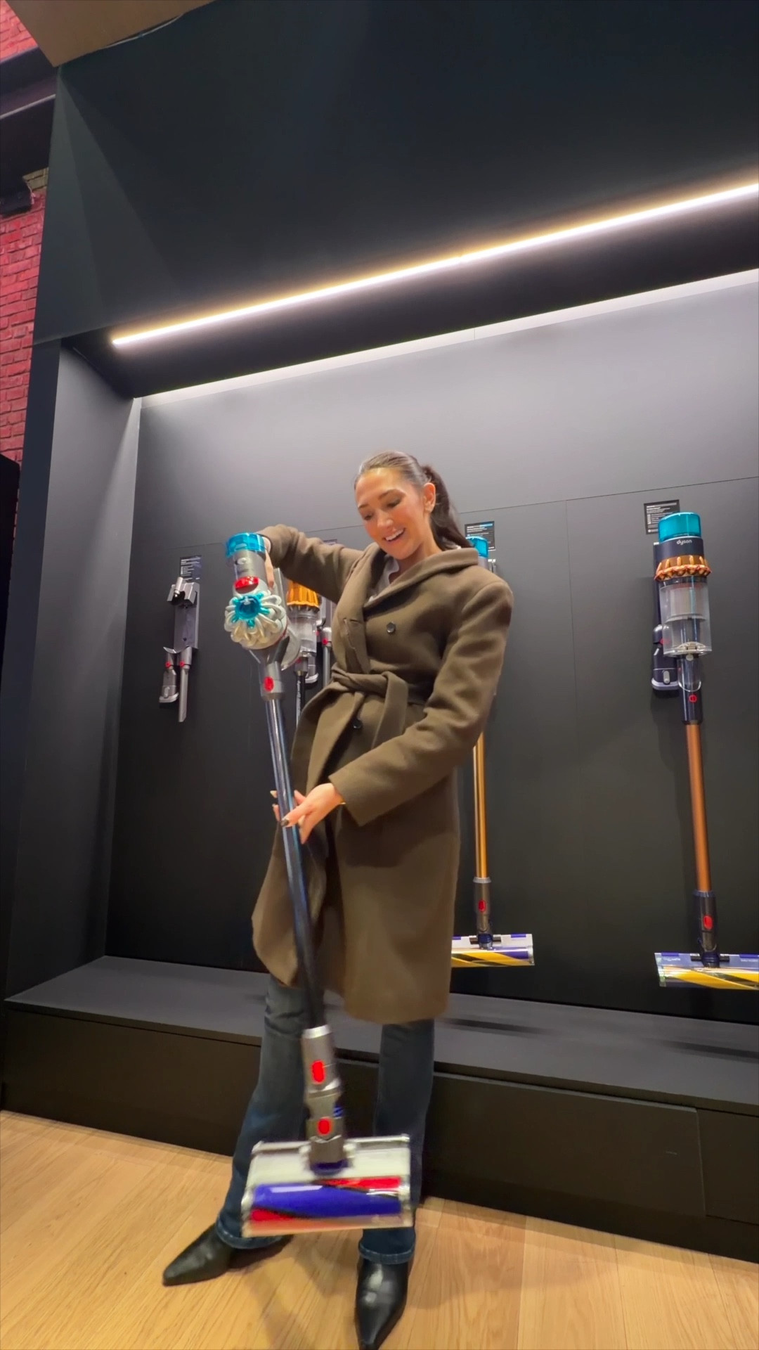 if you want to be the best gift giver ever you need to go to @dysonUSA for their Live Black Friday Shopping Event!! and use the code BF2025 at checkout for an additional 10% off the products featured #DysonPartner #dysonstore #dysonbeauty #dysonhome 