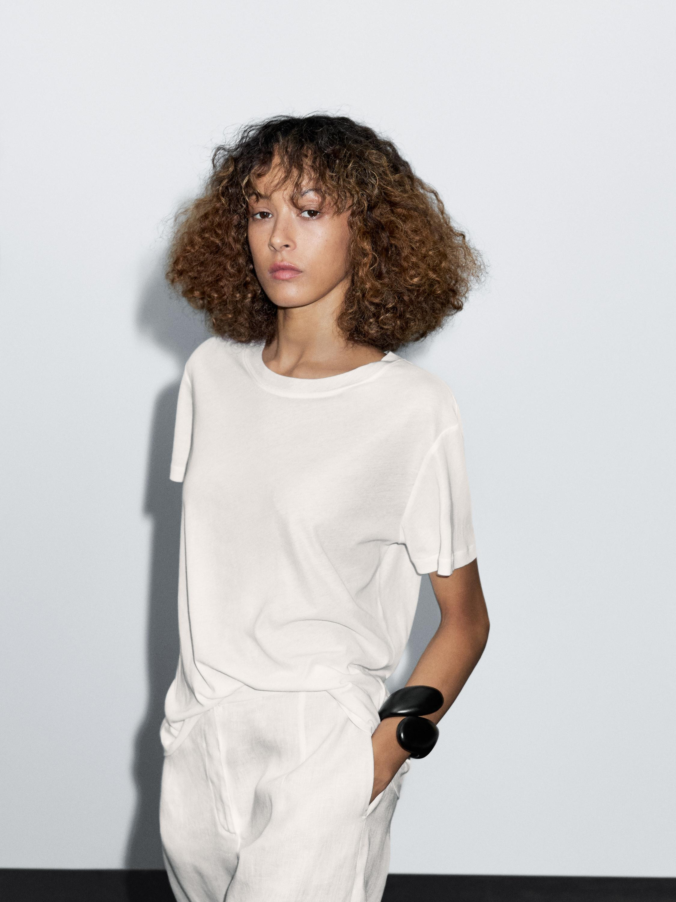 Lightweight short sleeve T-shirt | Massimo Dutti US