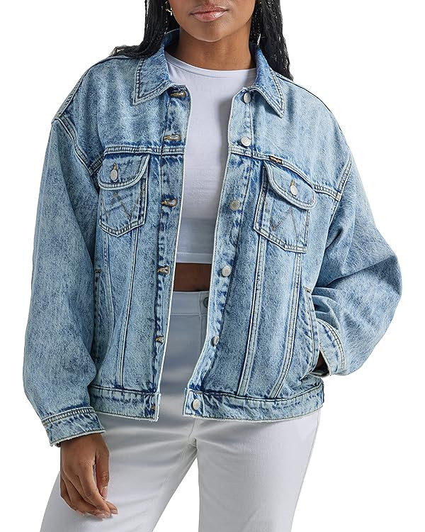 Wrangler Women's Relaxed Fit Girlfriend Denim Jacket | Amazon (US)