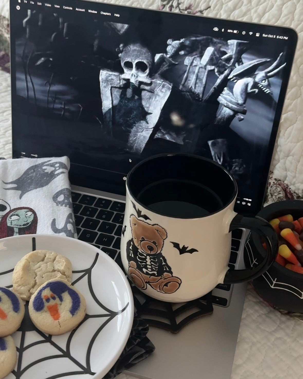 a cozy halloween night with jack skellington 💀🕸️

#LTKSeasonal #LTKHalloween #LTKHome