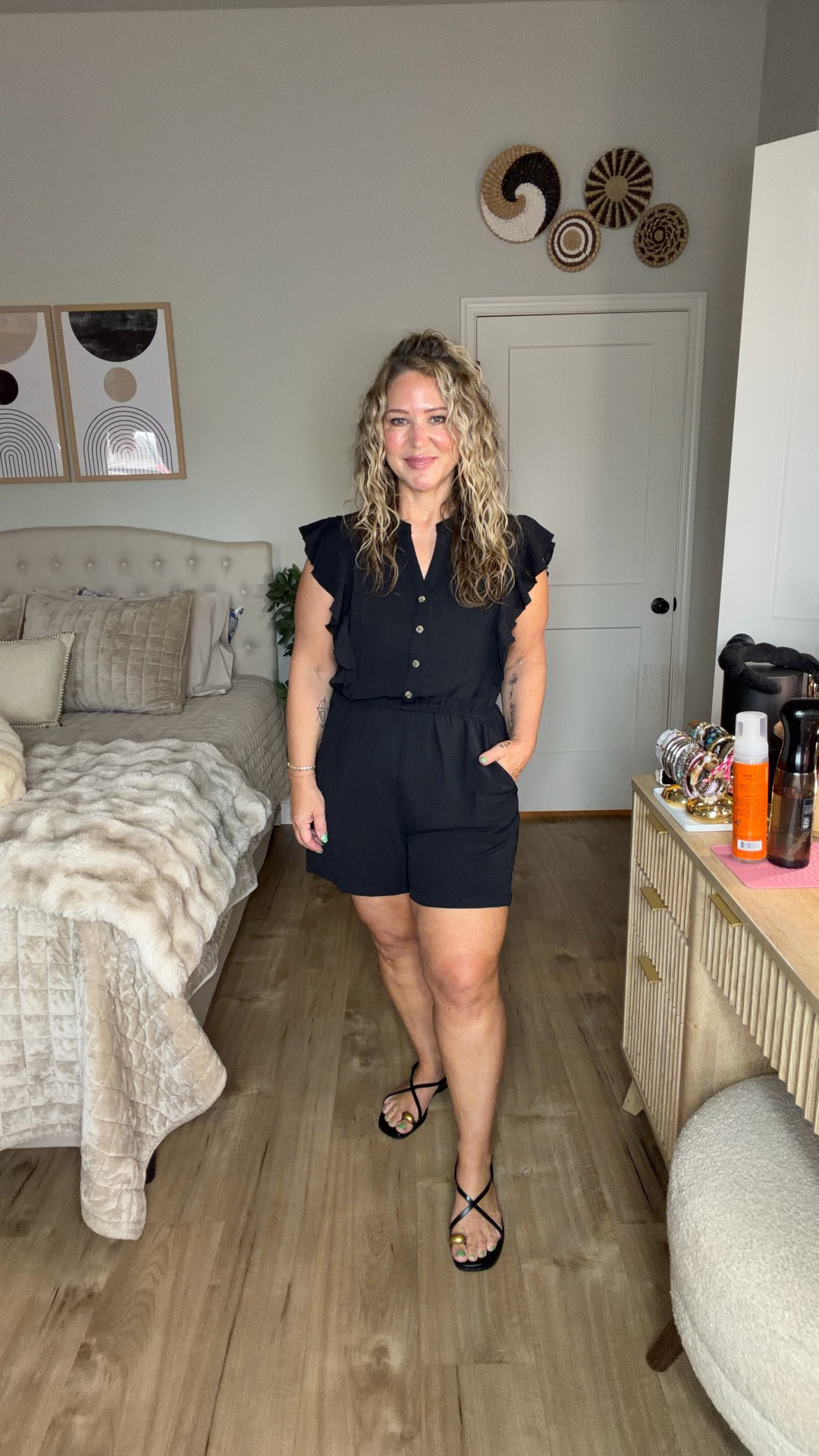 Size large in everything 

#LTKOver40 #LTKPetite #LTKMidsize