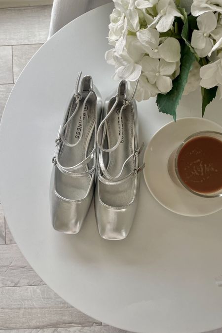 Silver Mary Jane shoes 🩶☕️

#LTKshoecrush #LTKstyletip #LTKworkwear