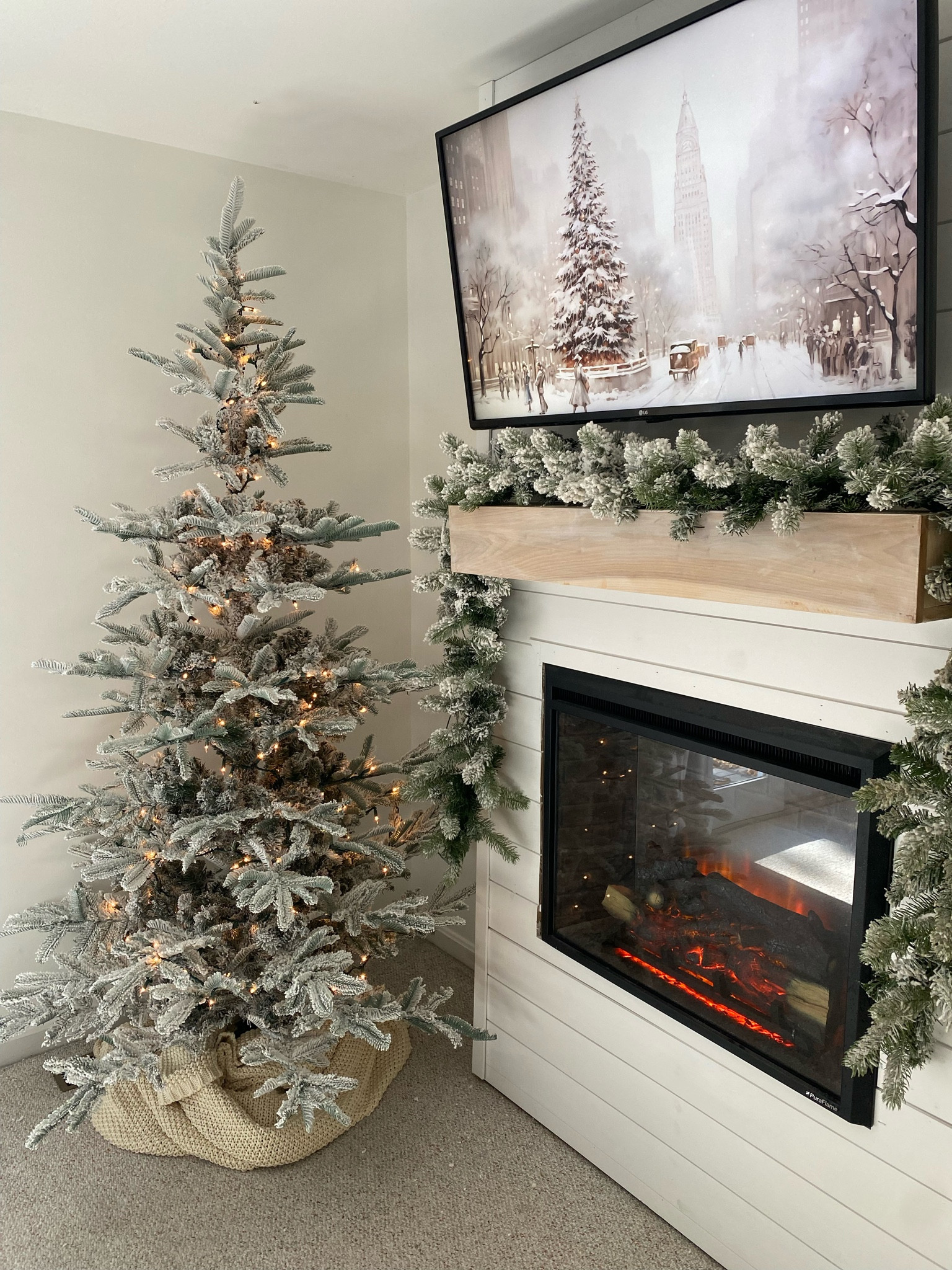 Spreading a little Christmas cheer in our bedroom 

#LTKHoliday #LTKHome #LTKSeasonal