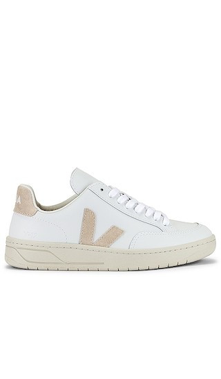 Veja V-12 Sneaker in White. - size 35 | Revolve Clothing (Global)