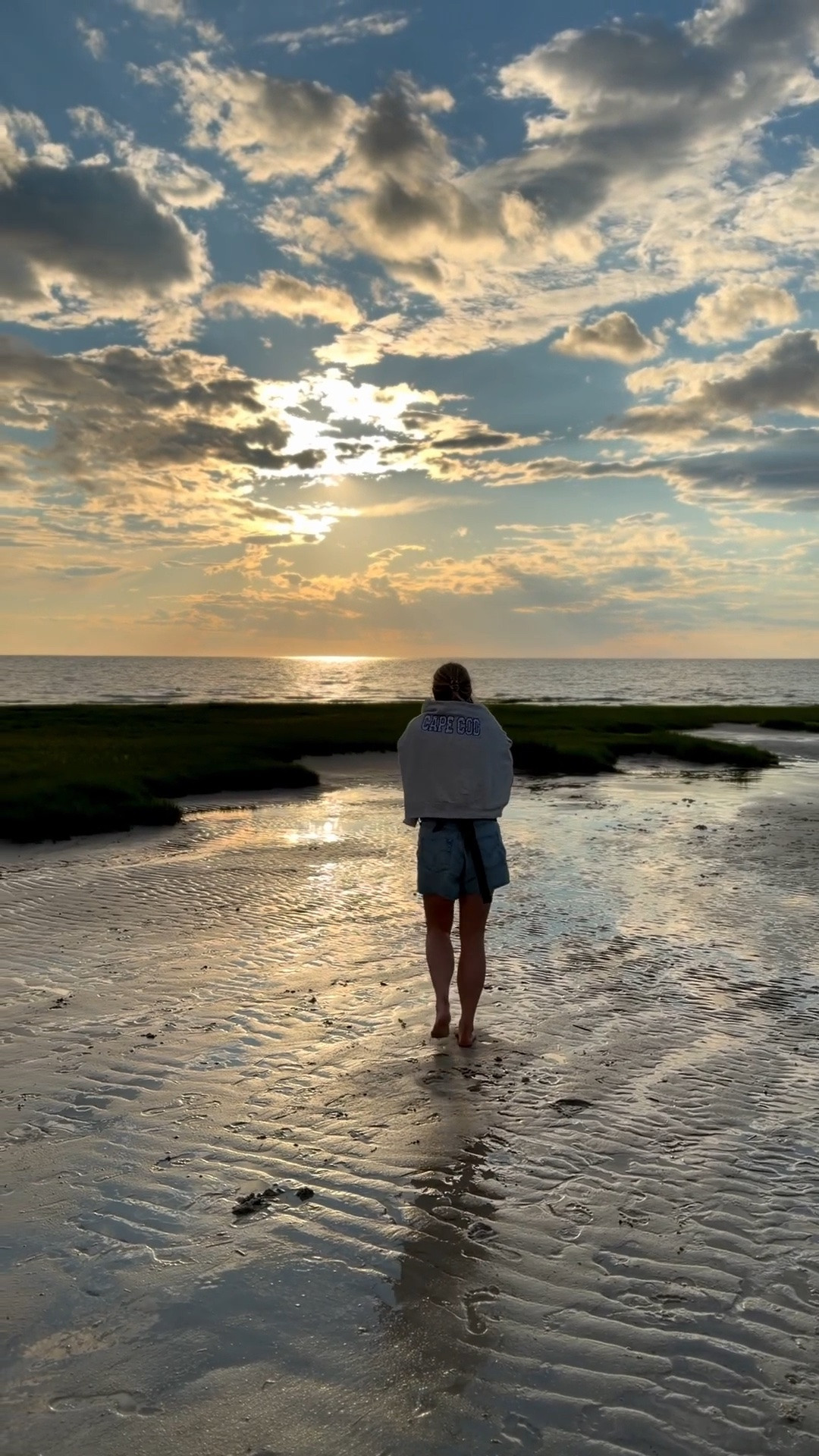 Cape Cod sunset essentials 🤍

Wearing my favorite Boppy ComfyFit carrier (the one I use daily that everyone keeps asking about). Linked along with the rest of my evening beach uniform 🤍 Mock neck sweatshirt from my favorite local brand Cape Shark!

#LTKdayinmylife #LTKootd #LTKmomlife