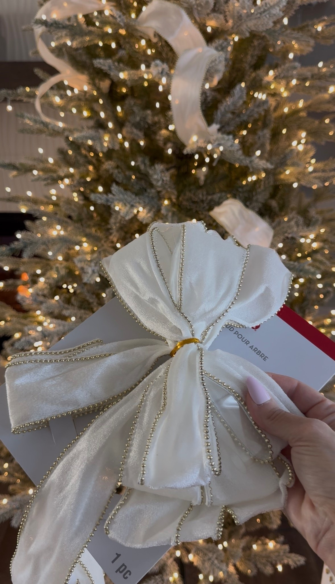 Beautiful bows 

#LTKHoliday #LTKCyberWeek #LTKSaleAlert