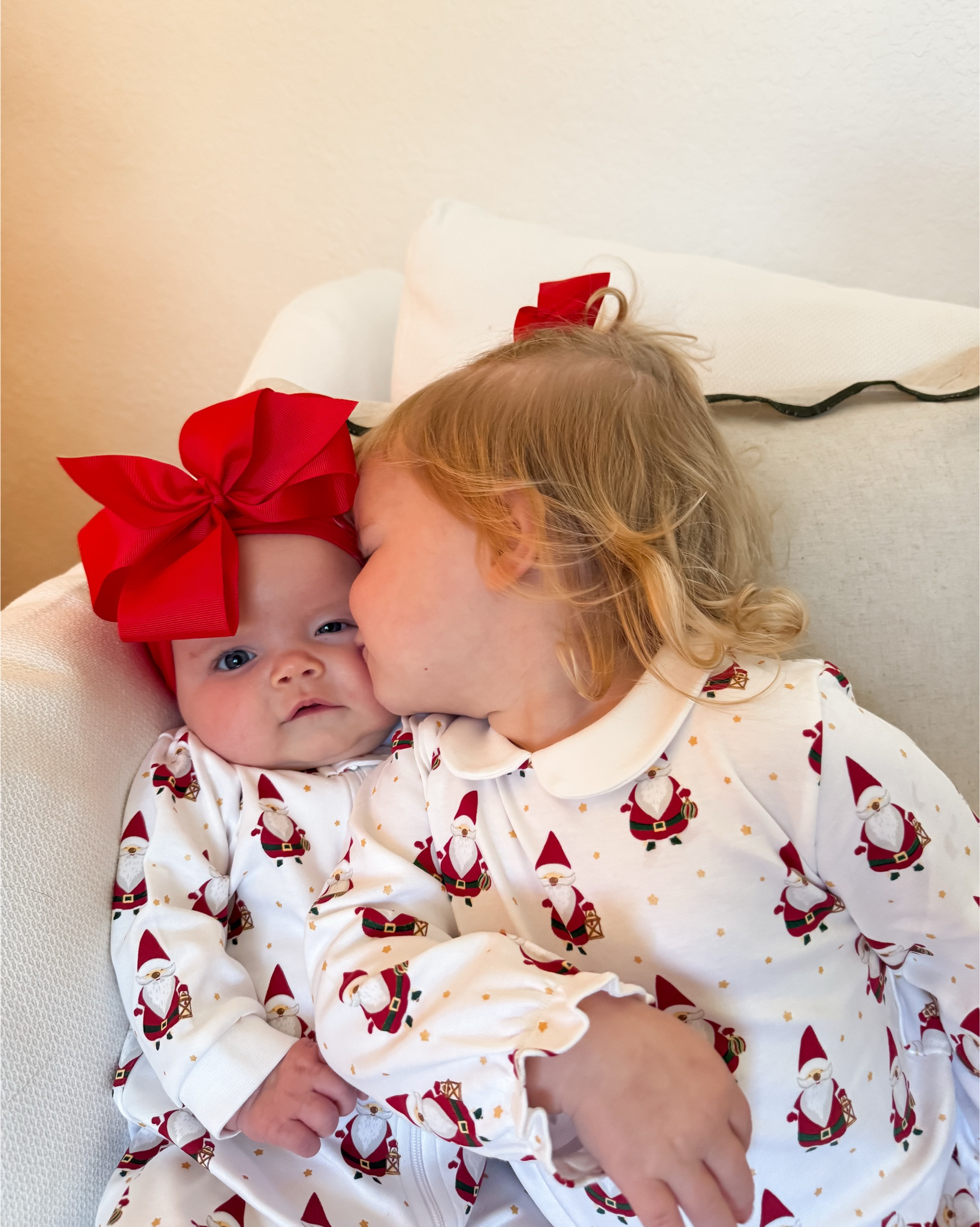 Matching @nellapima jammes, endless giggles, and all the christmas magic my heart can handle🎄

#ad #matchingpajamas #sisterstyle #holidaypjs #momlife #momandme #littleandloved


#LTKKids #LTKHoliday #LTKFamily