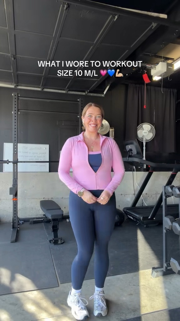 Midsize Workout Outfit of the Day 💕💙 Size 10 | M\L | 5’4” 

#LTKfitnessgoals #LTKMidsize #LTKActive