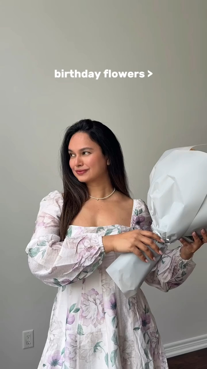 My love language 💐

.
Bouquet @torontoflowergallery 
Dress @dynamiteclothing 
Necklace @fedomajewellery 
.
.
Birthday florals, birthday flowers, birthday flower bouquet, flower bouquets #birthdayflowers #birthdaybouquet #birthdaygirl #birthday  #toronto