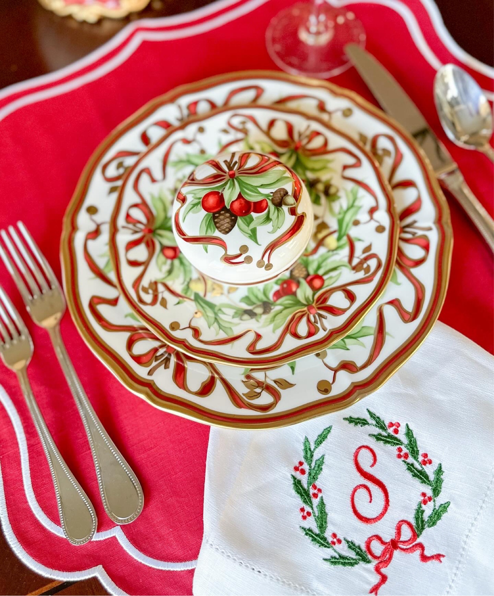 My favorite holiday place setting 🤍

#LTKOver40 #LTKHoliday #LTKSeasonal