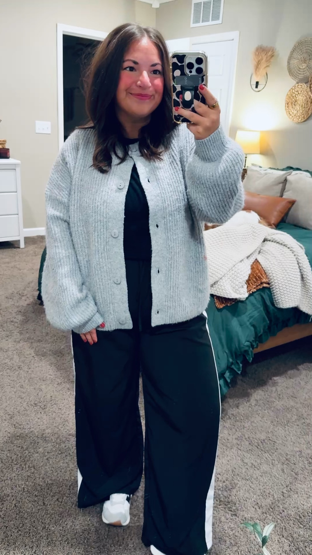 When it’s this cold, the layers are non-negotiable 🤍

sneakers: wearing kids size, but linking women’s below!
pants: fit true to size // wearing a large
bubble tee: fits true to size // wearing a large
cardigan: fits small // wearing an XL 

 

#LTKootd #LTKMidsize #LTKWorkwear