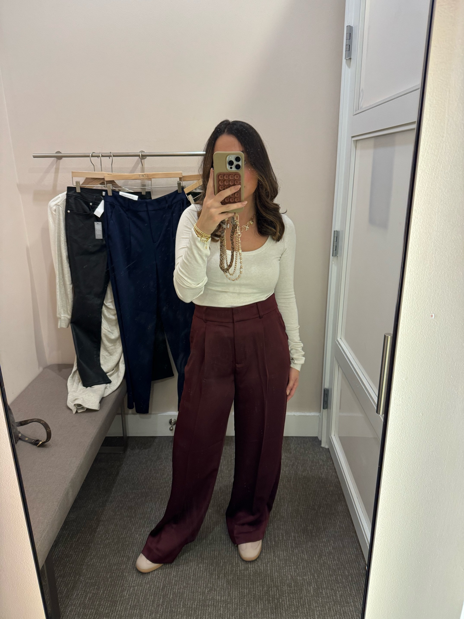 In love with these trousers! Wearing a size 2 )I sized down from a 4)

#LTKCyberWeek #LTKSaleAlert