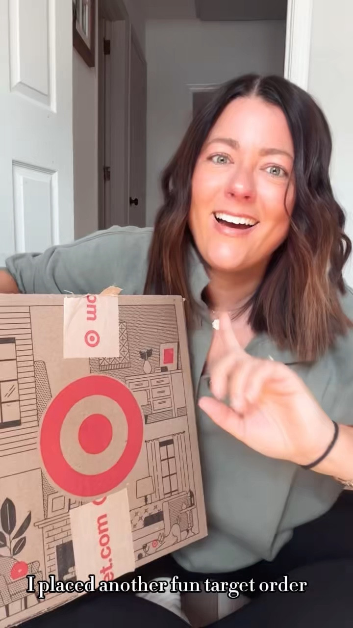 Target haul just landed and it’s GOOD 🤍🌸

Think: spring baby showers, brunch with the girls, festivals… and my brides, I found the prettiest white dresses for your bridal shower 👰‍♀️✨

Let’s unbox it all together today and then come back later this week for a full try-on (you’re going to want to see these on 👀)
