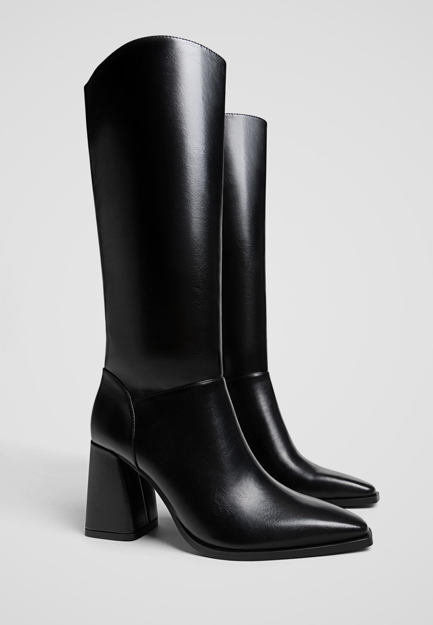 Bottes hautes à talon - Mode femme | Stradivarius France | Stradivarius (FR)