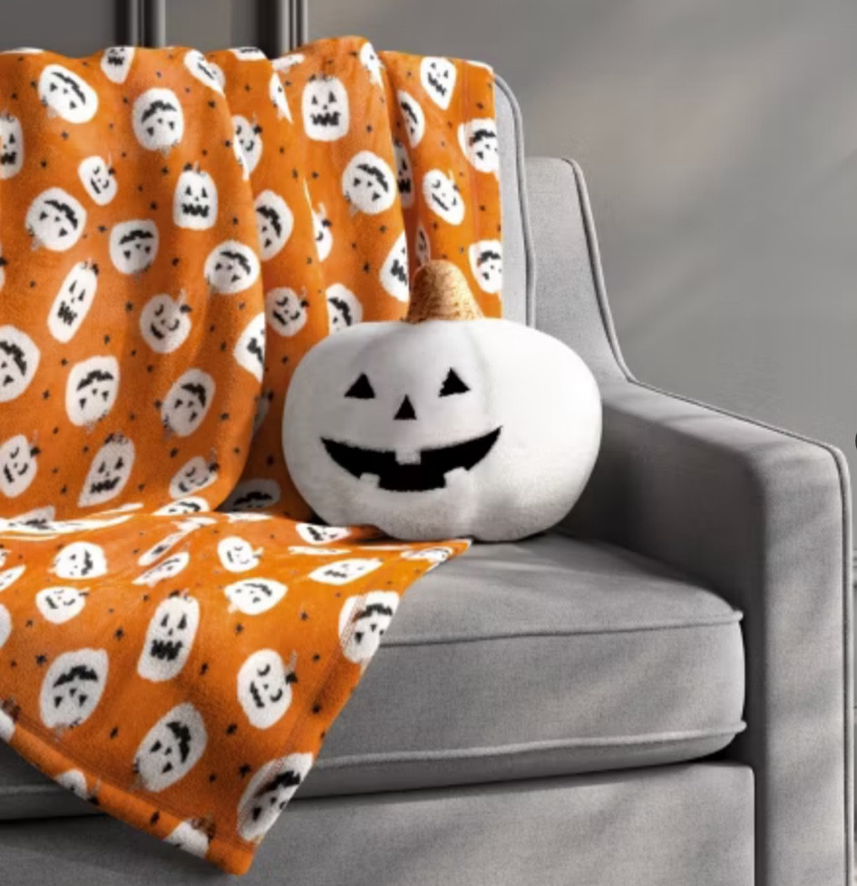 Cozy fall home decor 🍂🧸

#LTKSeasonal #LTKHome #LTKFallSale