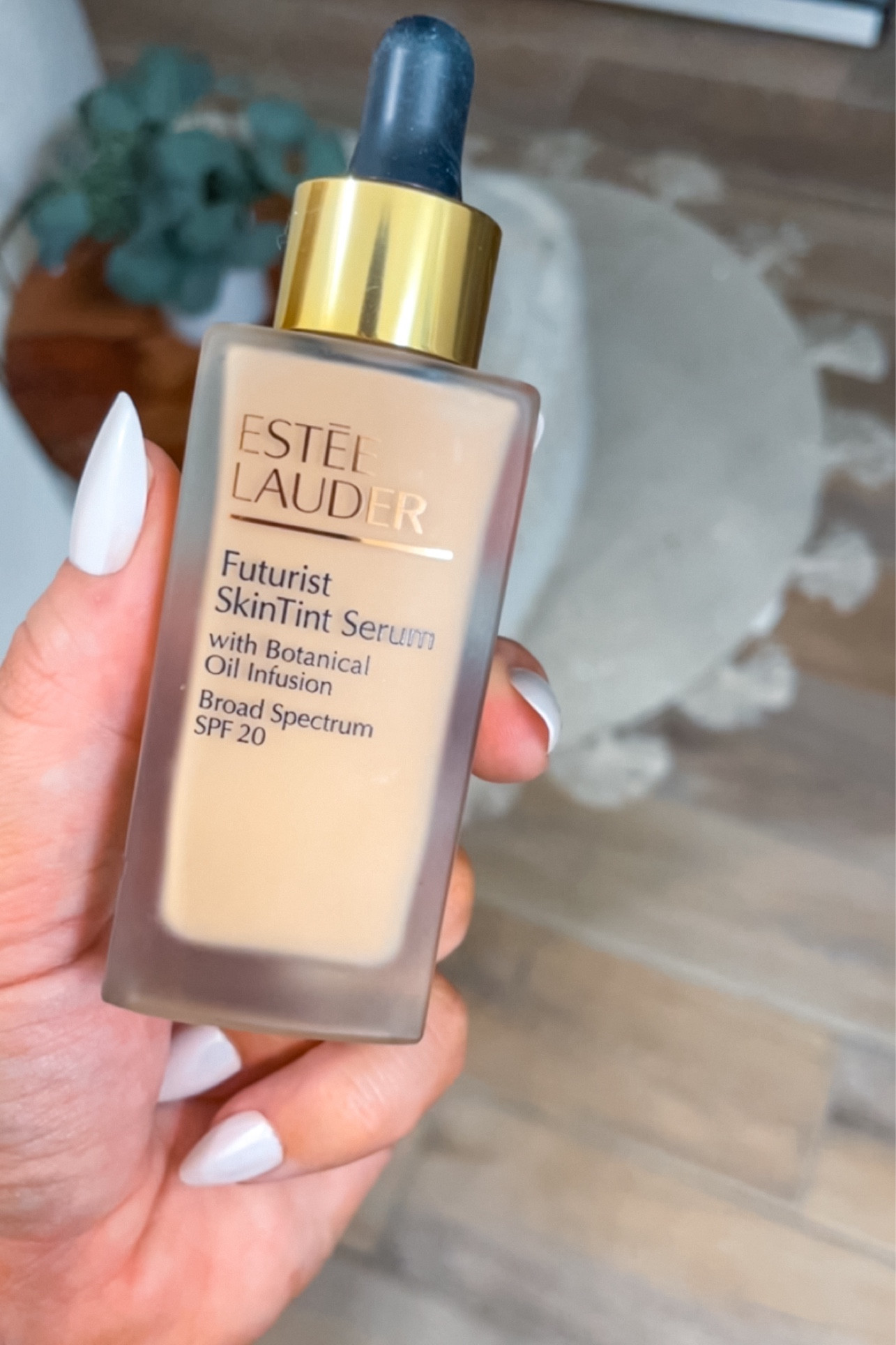New foundation fav! I just discovered this variation of my favorite foundation & it’s so good! The coverage is so good without feeling like a mask. Stayed on all day at the pool too! 👌🏼🌊✨

#Makeup #Foundation #MakeupInspo #Trendy #Sephora #Ulta #EsteeLauder

#LTKBeauty #LTKStyleTip #LTKActive