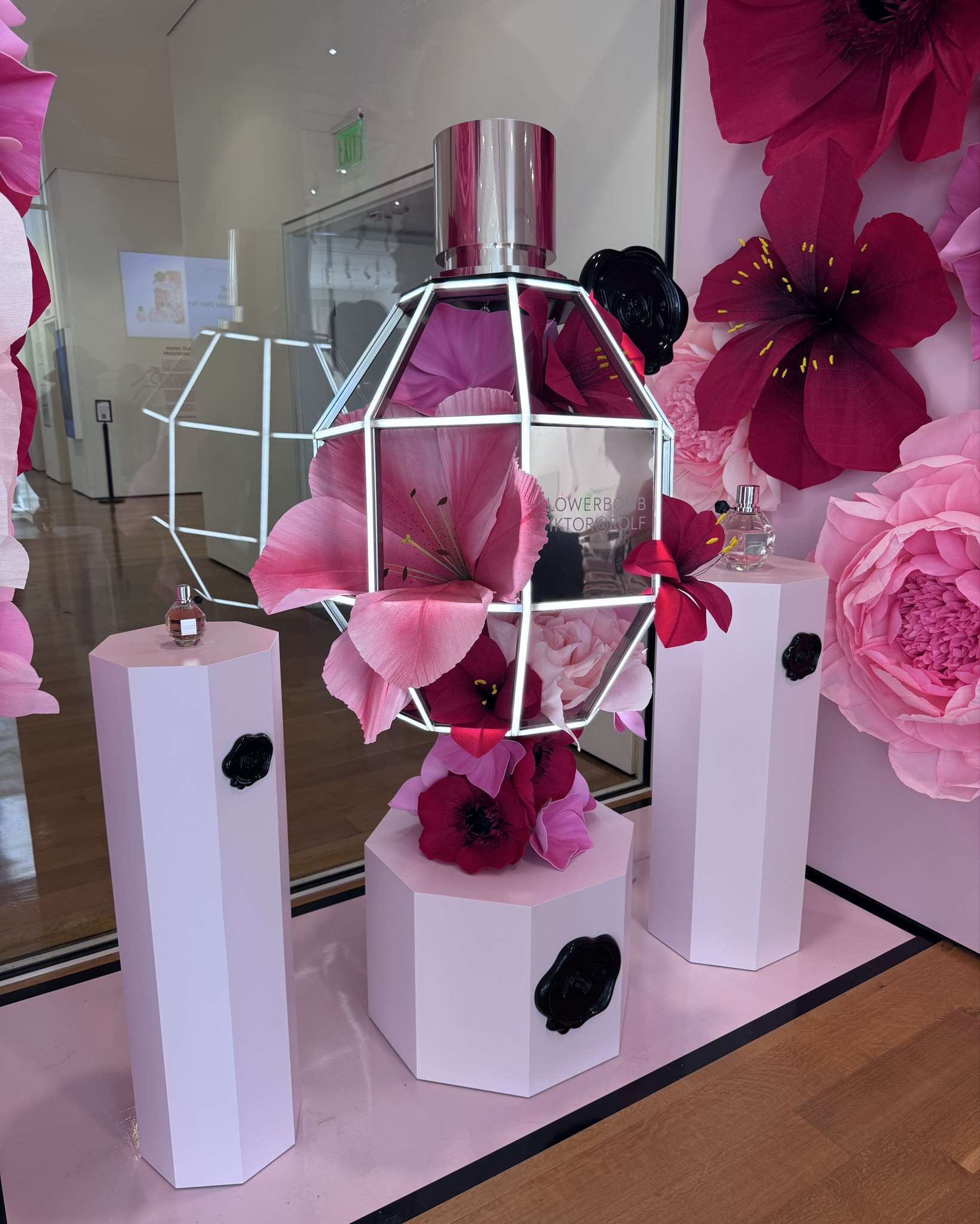 Such a good fragrance we have the women’s and men’s version 

Fragrance, cologne, perfume, Viktor & Rolf, beauty, christmas gifts, gifts for her, gifts for him 

#LTKHoliday #LTKMens #LTKBeauty