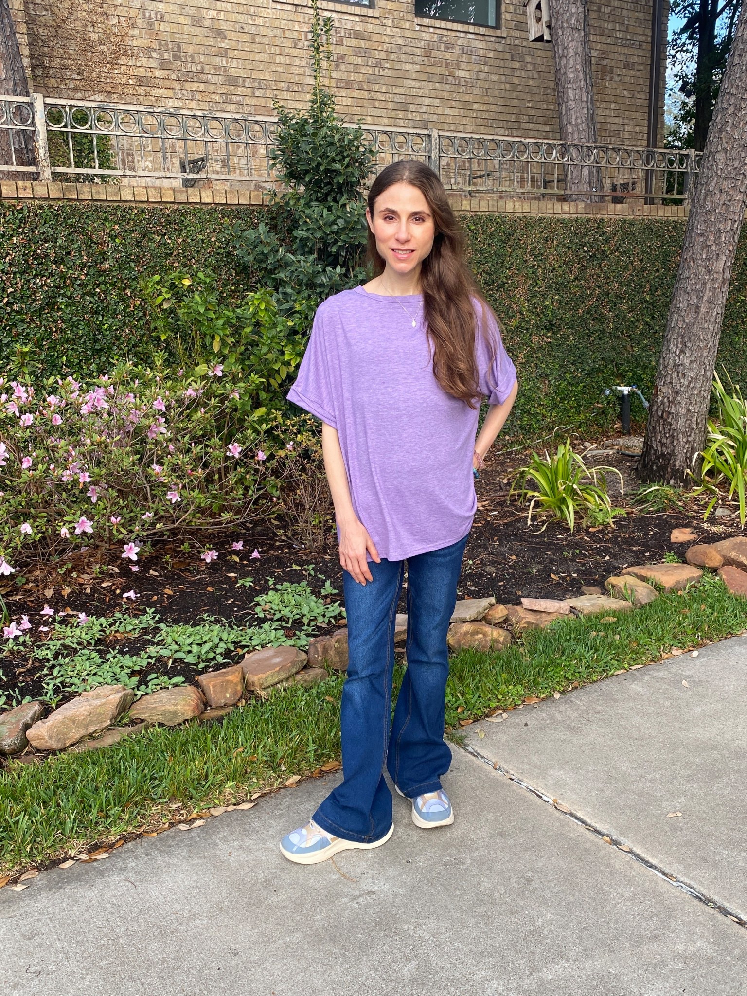 Oversized tee and jeans #AmazonFashion

#LTKootd