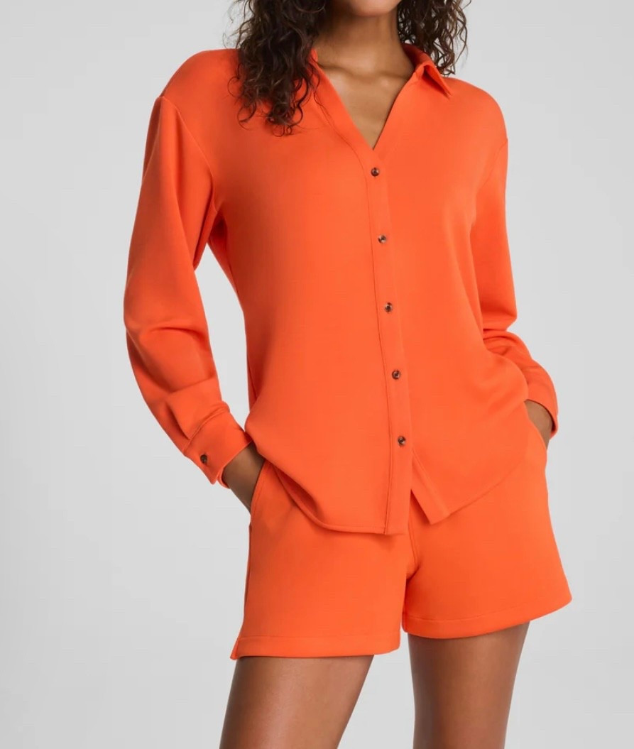New at Spanx

SPANX AirEssentials®
Short, 5"

SPANX AirEssentials®
Oversized Button Down

#LTKOver40