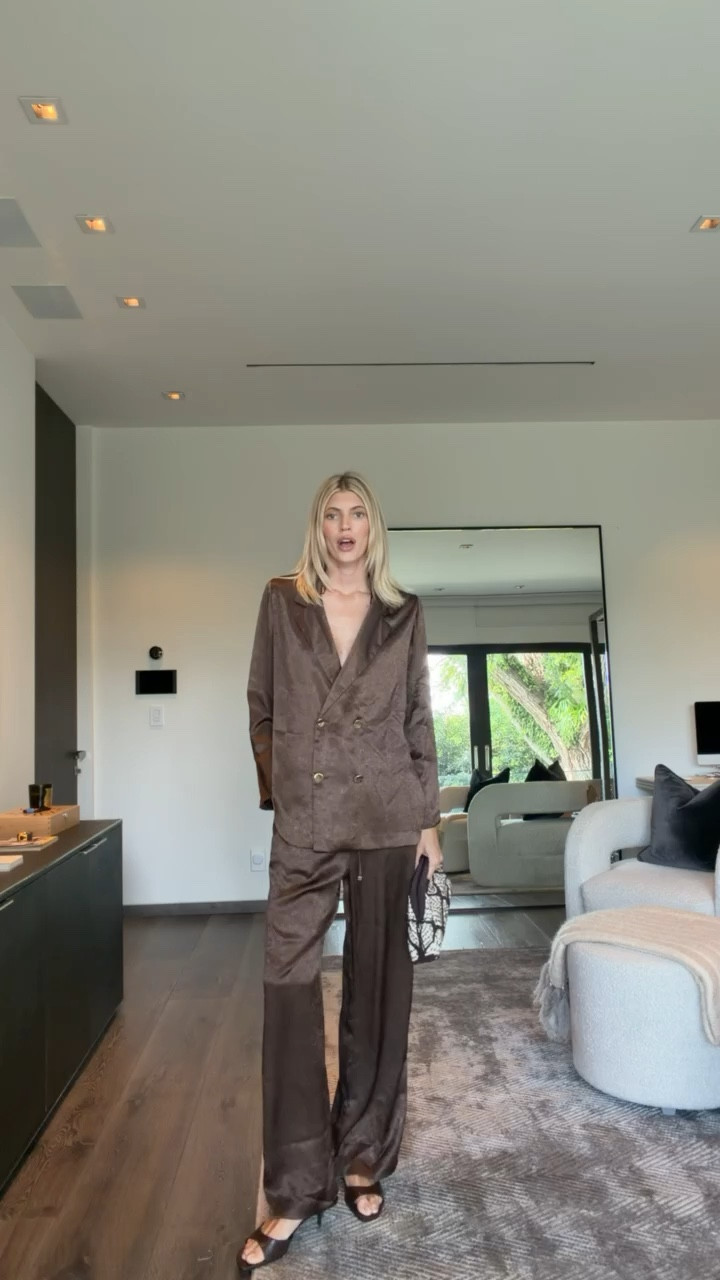 Chocolate brown flowy blazer set! Paired with low heels & embellished bag ✨

#LTKgrwm #LTKSeasonal #LTKootd