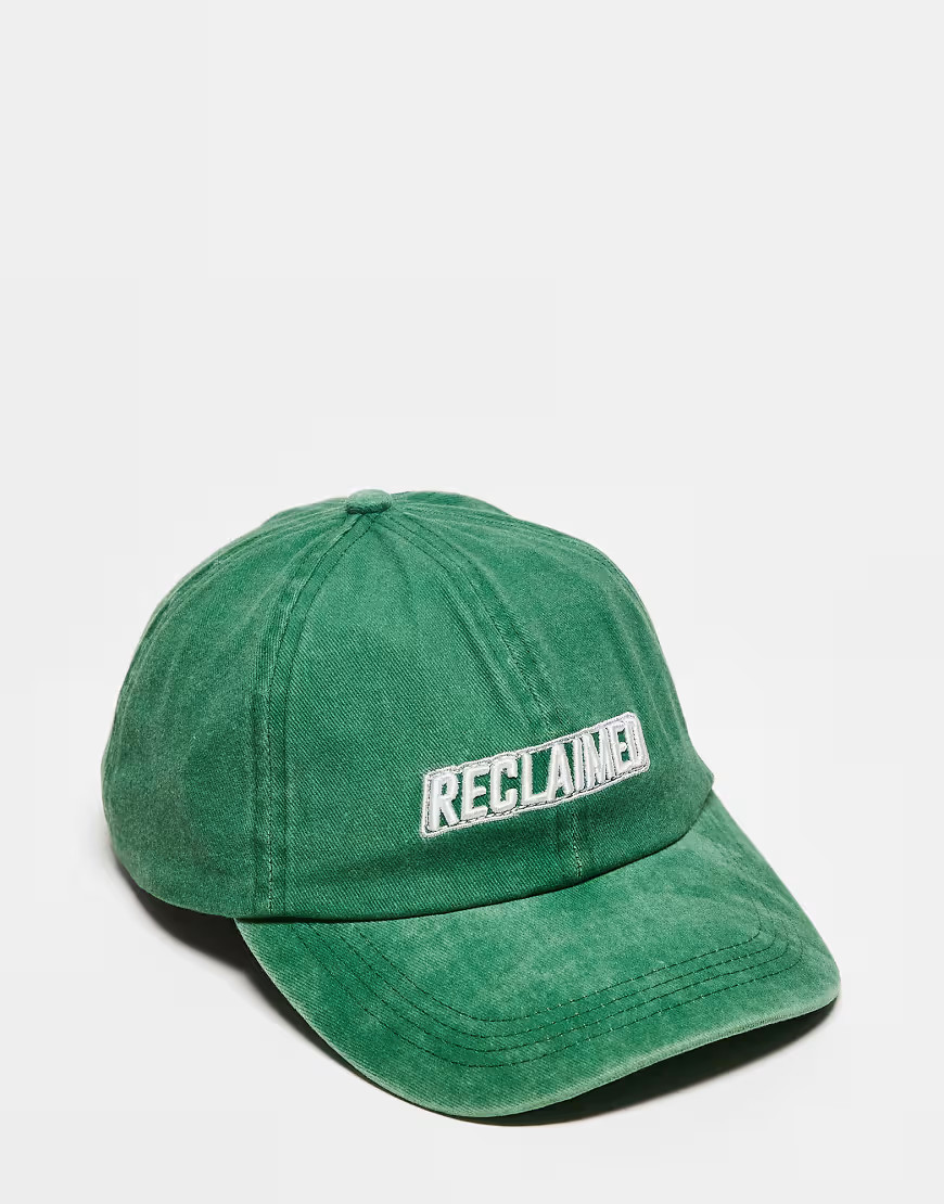 Reclaimed Vintage – Unisex-Kappe in Grün mit Logo | ASOS (Global)